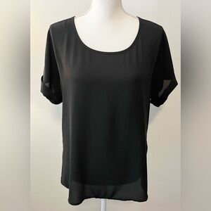 Banana Republic Black Short Sleeved Top. Great Lightweight Layering Piece. Sz M